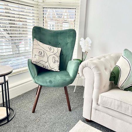 Stunning Flat Close To Beach Swansea Luaran gambar