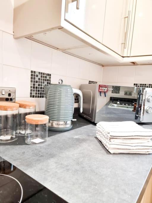 Stunning Flat Close To Beach Swansea Luaran gambar